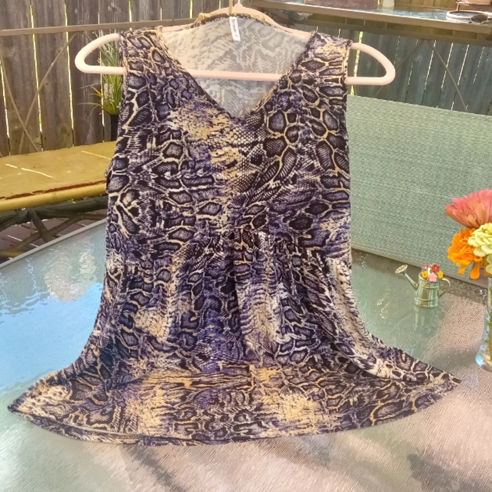 Animal/Snake Print Empire Waist V-neck Tank, XL